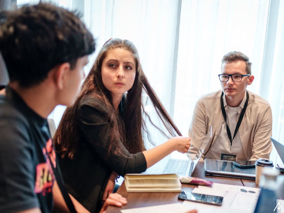 Работна сесия с участници по време на Aspire Impact Sprint